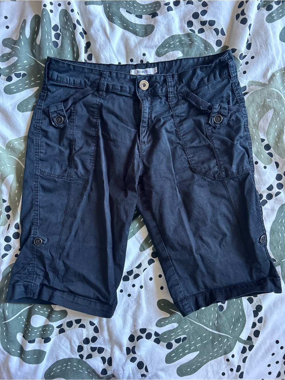 Black ‘Ricki’s’ 97% Cotton Cargo Shorts